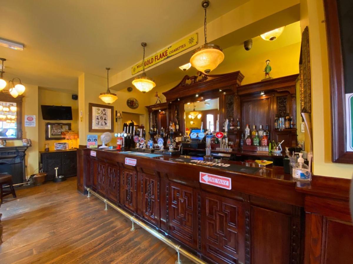 The Victoria Hotel Newcastle-under-Lyme Buitenkant foto