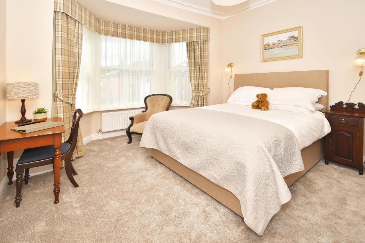 The Victoria Hotel Newcastle-under-Lyme Buitenkant foto
