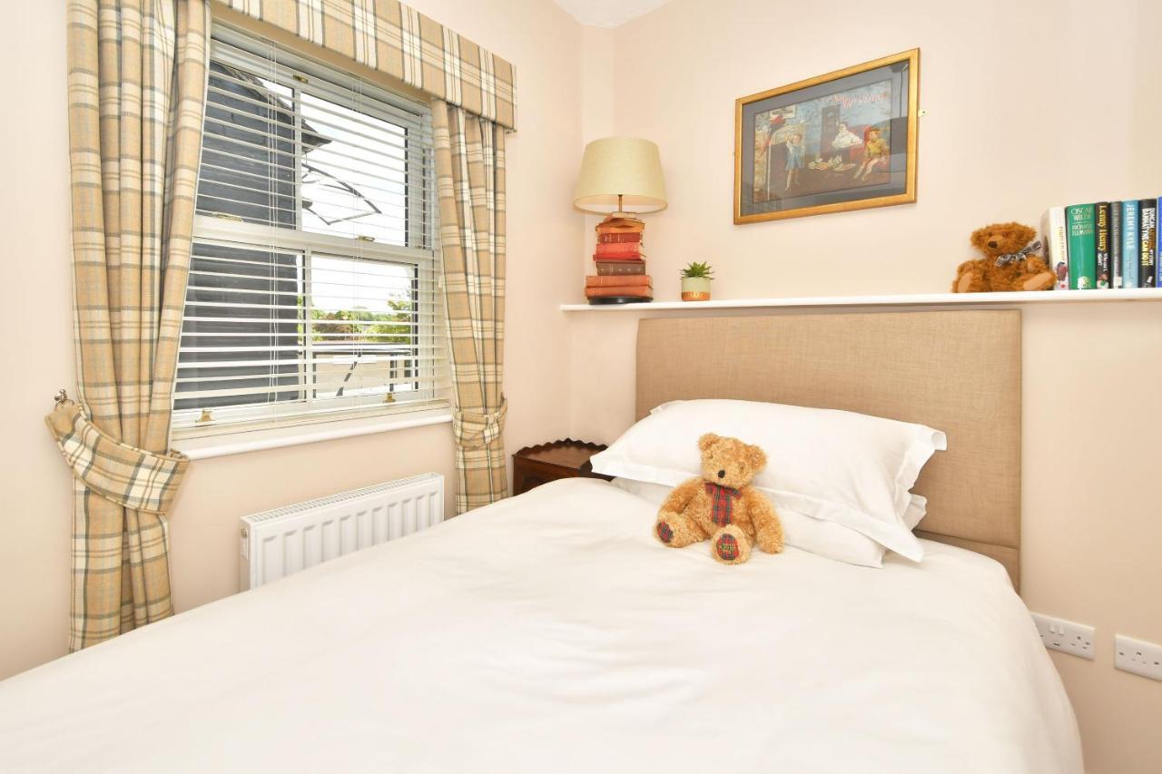 The Victoria Hotel Newcastle-under-Lyme Buitenkant foto