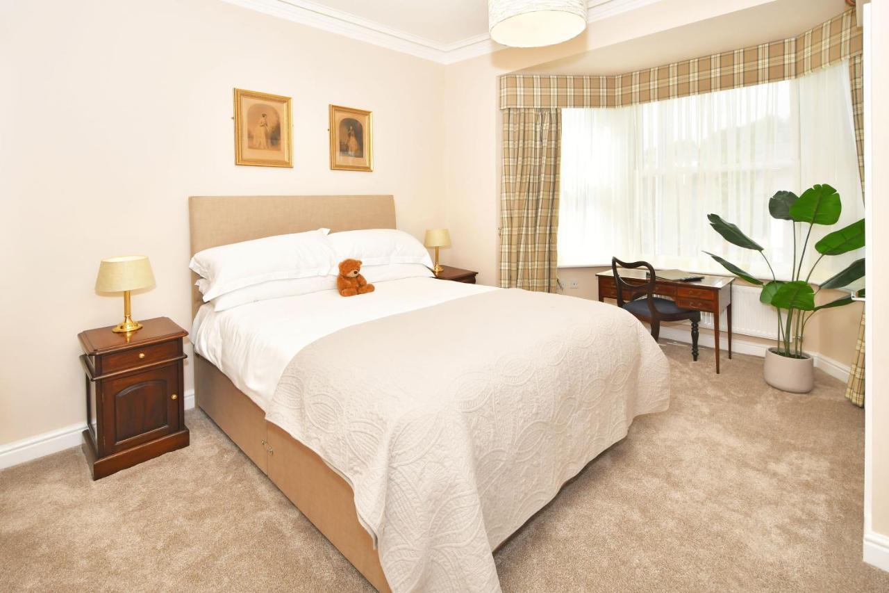 The Victoria Hotel Newcastle-under-Lyme Buitenkant foto
